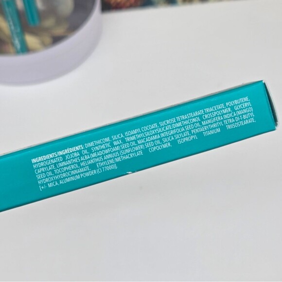 Thrive Causemetics Brilliant Eye Brightener Stick - Racquel Soft Silver Shimmer - Picture 6 of 13